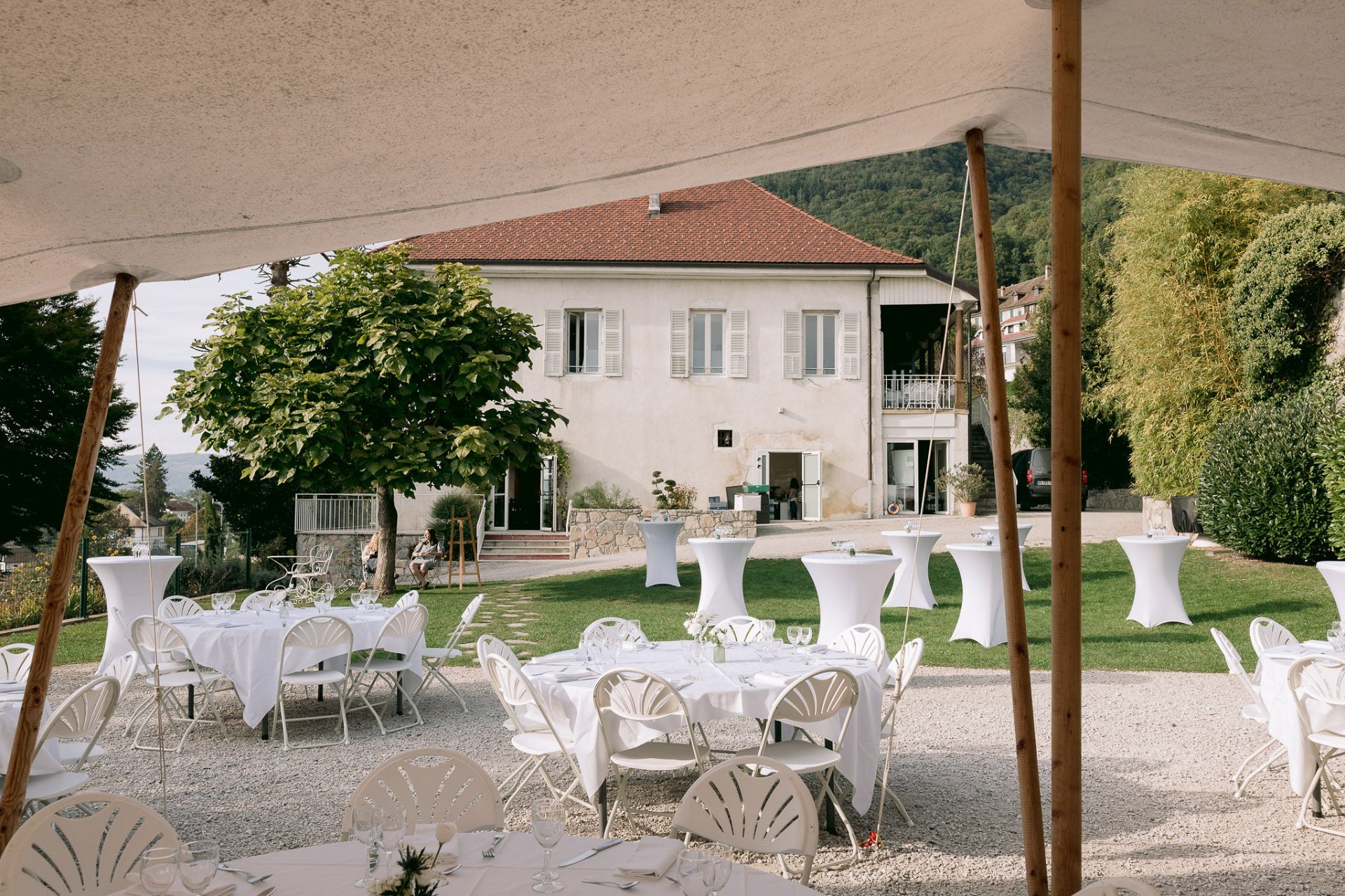 Cocktail dans le jardin de mariage