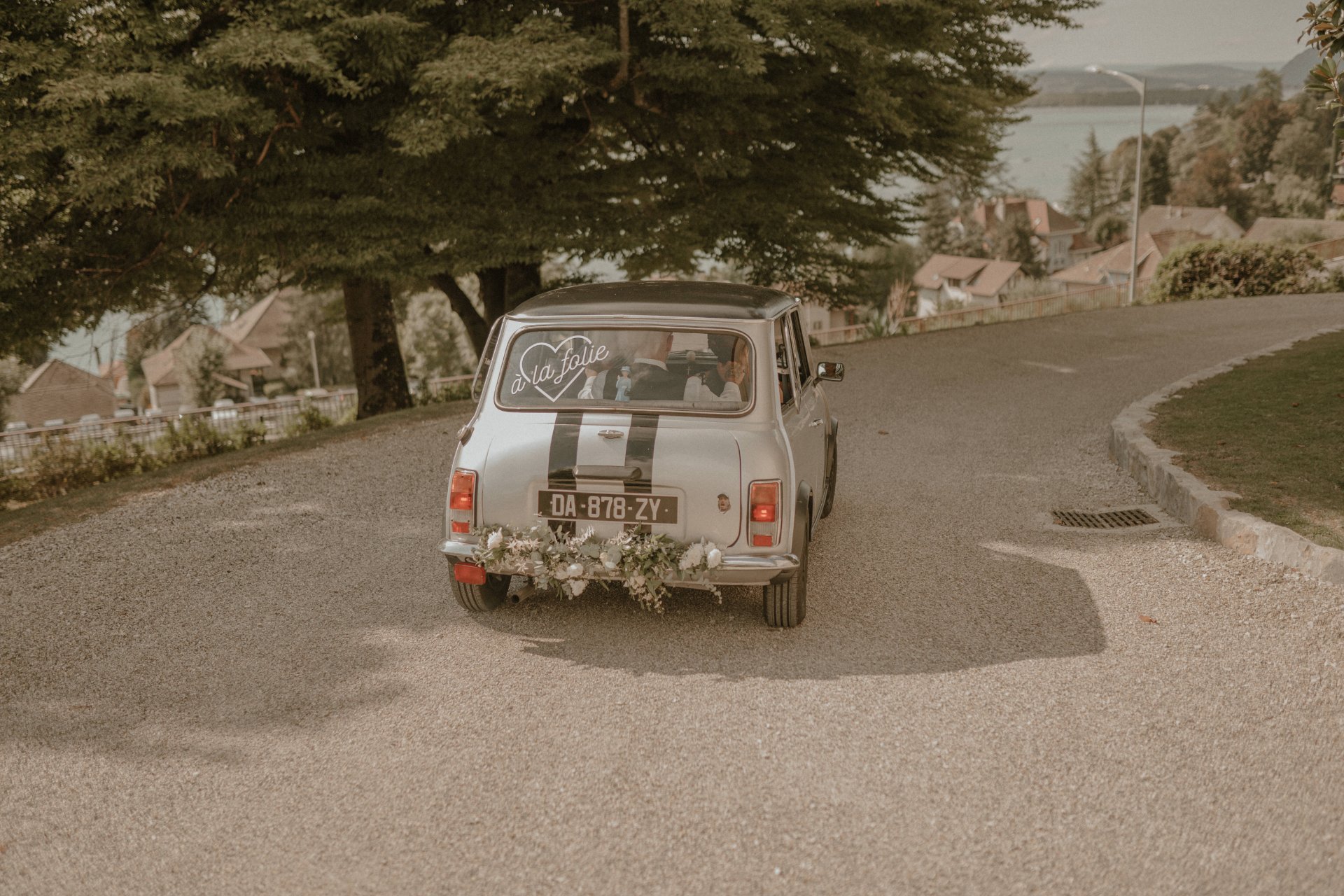 Voiture vintage des mariés