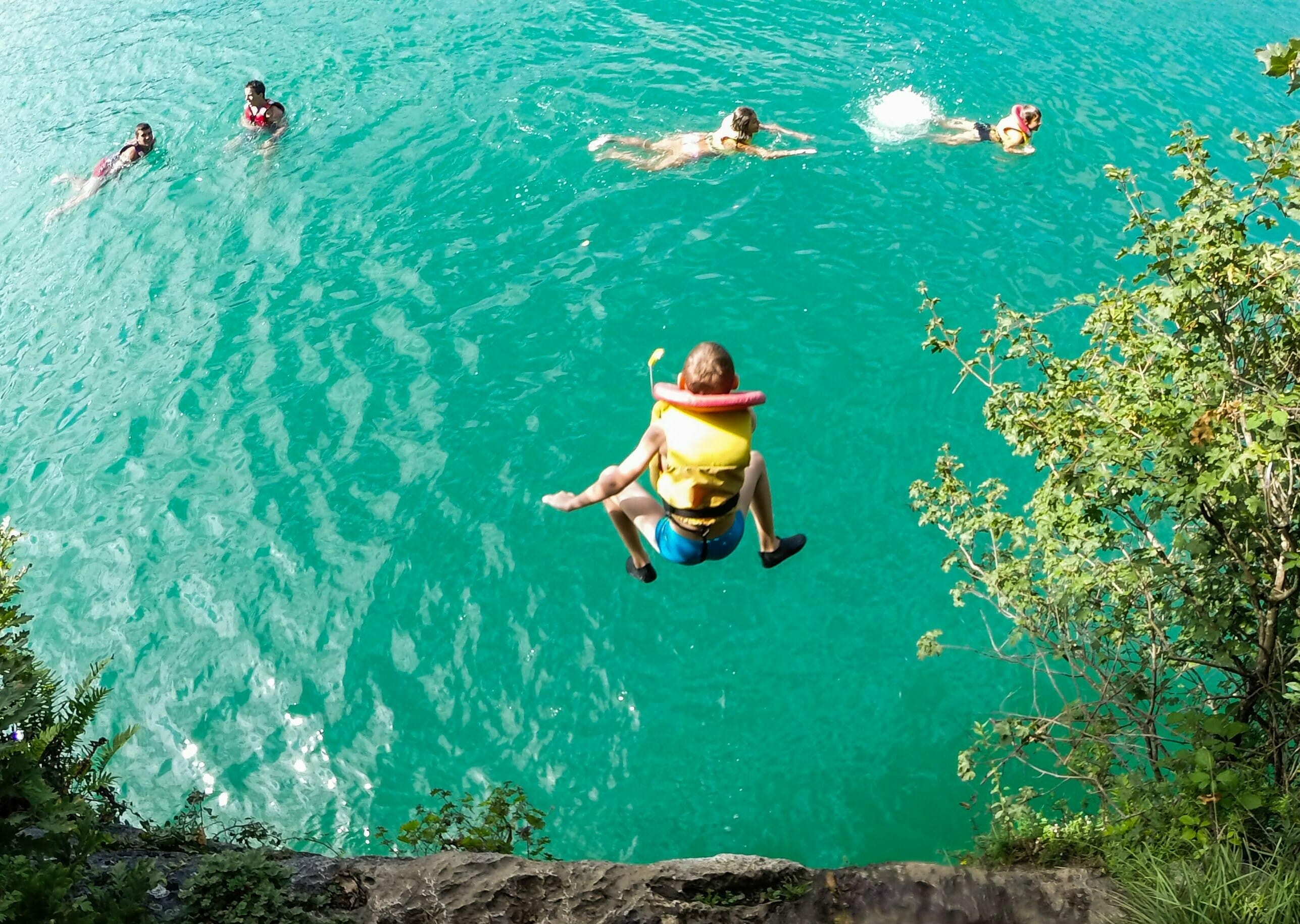 Activités saut dans le lac d'Annecy